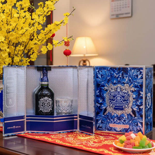 Rượu Chivas Regal 18 Năm Blue Signature